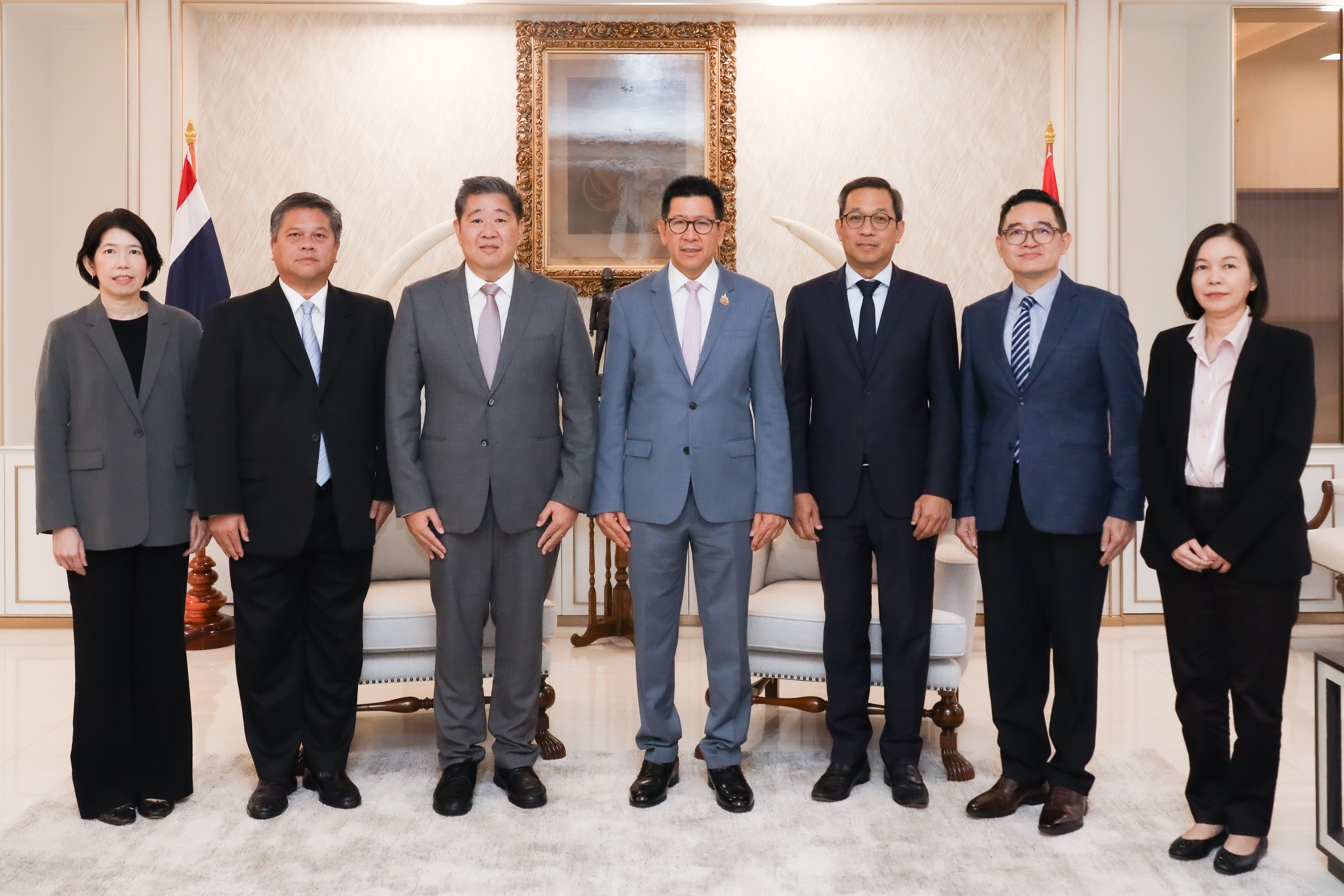 https://cfl.gpf.or.th/Files/Viewer/?fileName=53240999-d665-47c0-a407-4b9b6fdfe9b0/รมว คลัง 1_0.jpg
