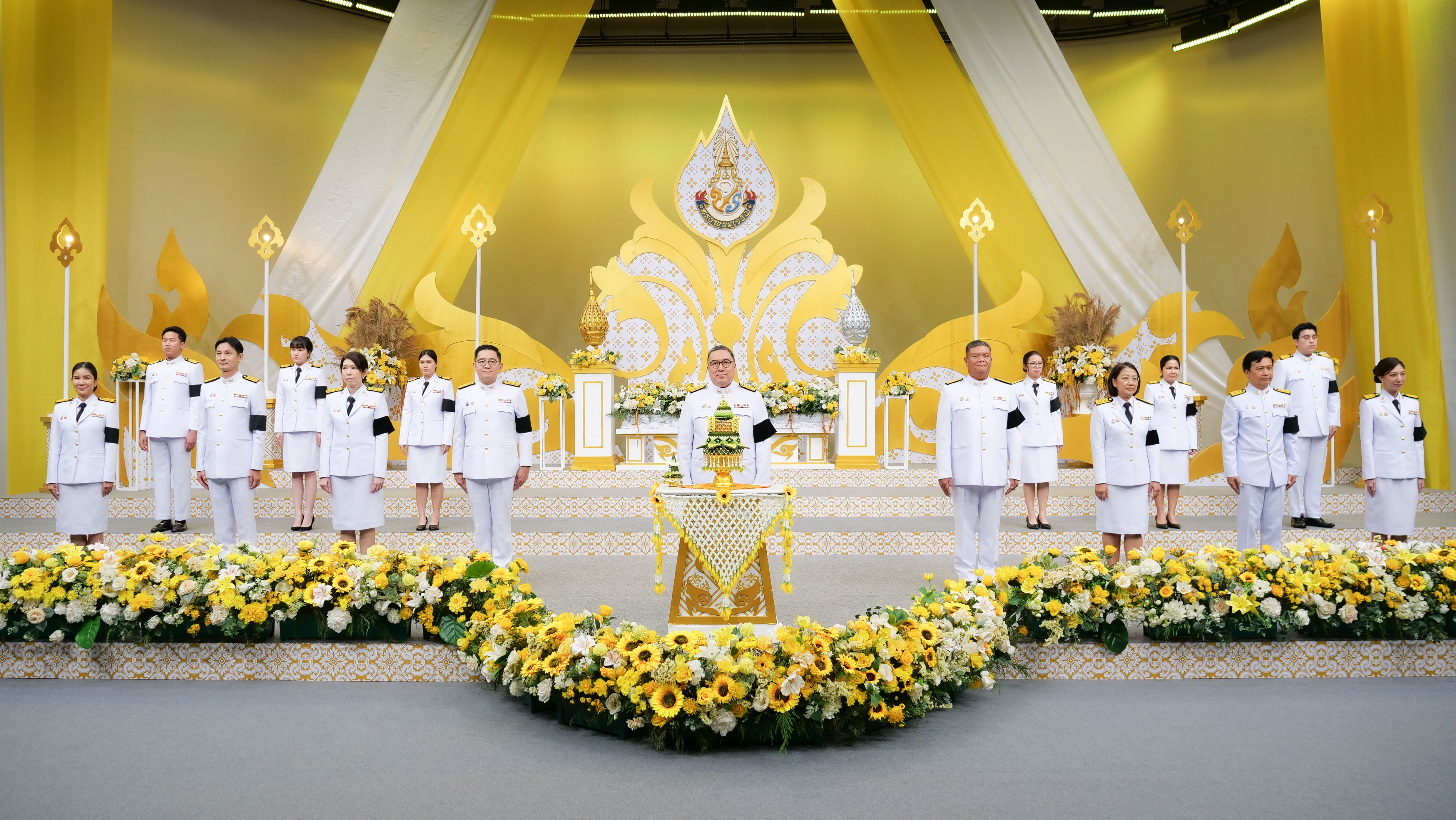https://cfl.gpf.or.th/Files/Viewer/?fileName=d6d33614-f567-4c80-83a3-c0d1ed125478/บันทึกเทปถวายพระพร01.JPG